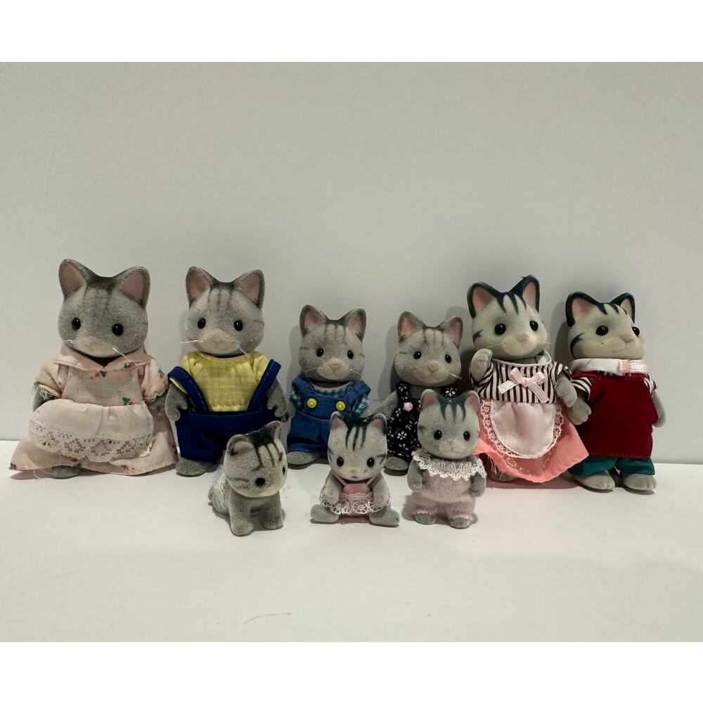 Calico Critters Fisher Grey cat Family extras played with condition Harvey Grey